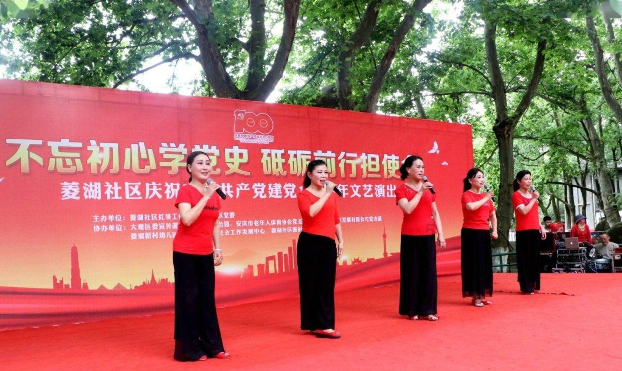 发现狮子在表演过程中伸出头吓坏观众,马戏团是否应该被取缔?的最佳红迪网平台
